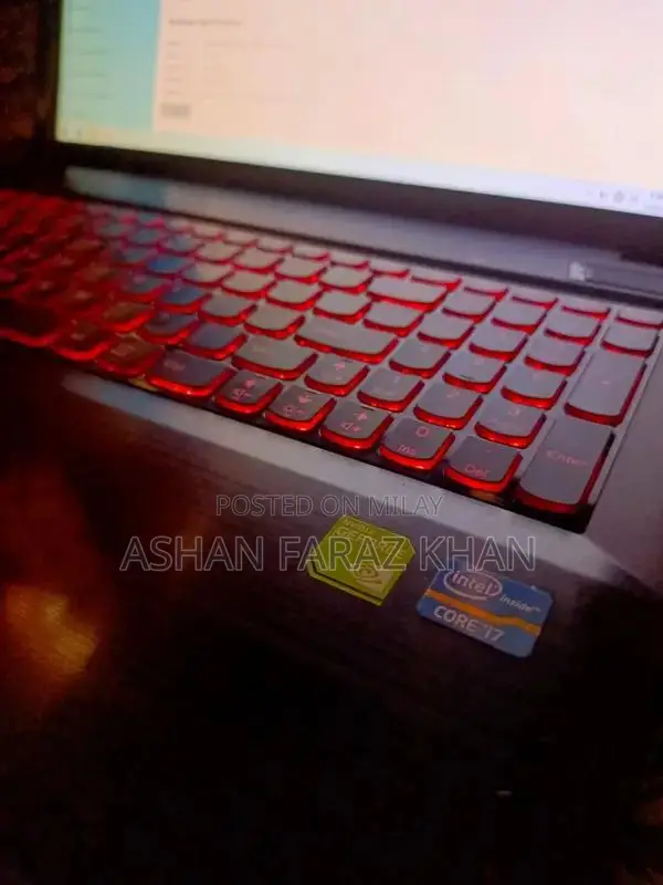 Lenovo IdeaPad Y500 Gaming Laptop with High Performance Specs