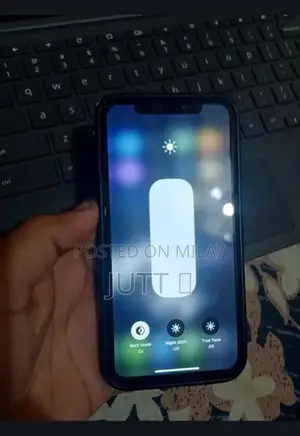 Apple iPhone XS 64GB Smartphone with Good Battery Health