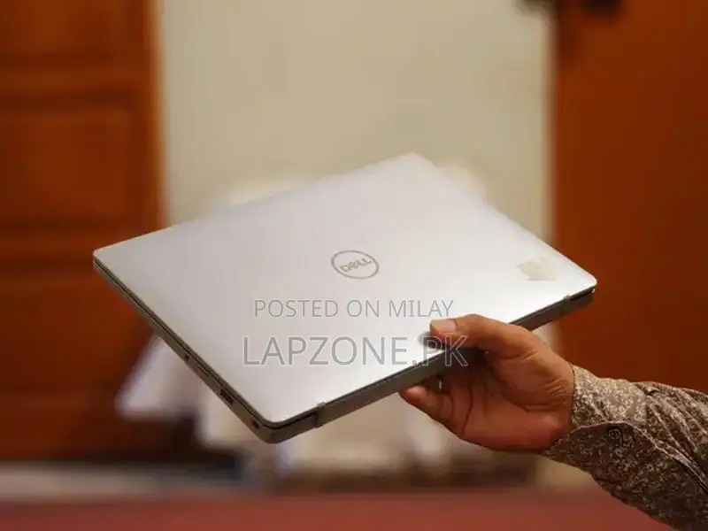 Dell Latitude 14 7400 Business Laptop - 8th Gen Core i7