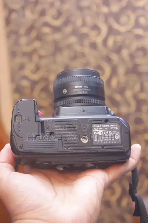 Nikon D7000 16MP DSLR Camera with 50mm f/1.8 Portrait Lens