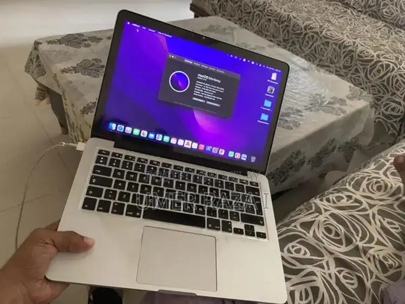 Apple Macbook pro early 2015