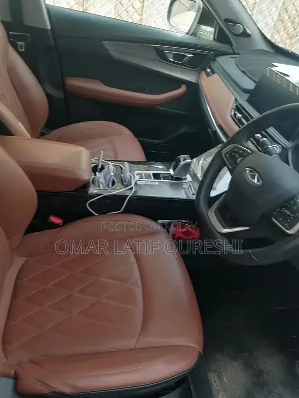 Urban-Friendly SUV Crossover - Single Owner Company Vehicle