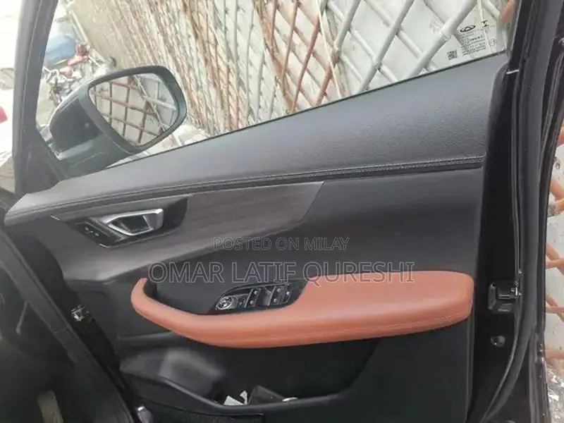 Urban-Friendly SUV Crossover - Single Owner Company Vehicle