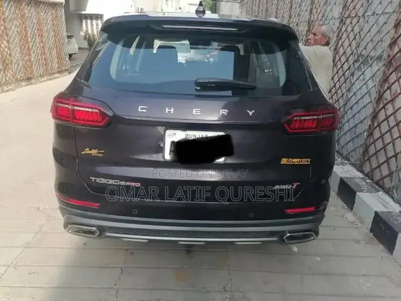 Urban-Friendly SUV Crossover - Single Owner Company Vehicle