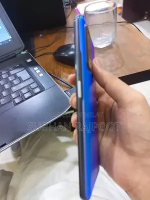 Mobil all oka Hy koi masla nhi just light sa shide Hy but night mood p