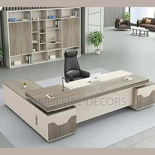Executive Modern Office Desk - Spacious Workspace Solution