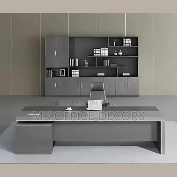 Executive Modern Office Desk - Spacious Workspace Solution