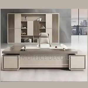 Executive Modern Office Desk - Spacious Workspace Solution