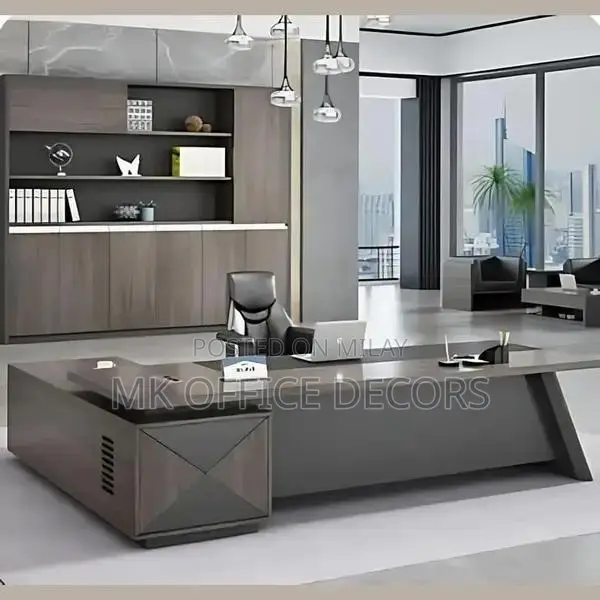 Executive Modern Office Desk - Spacious Workspace Solution