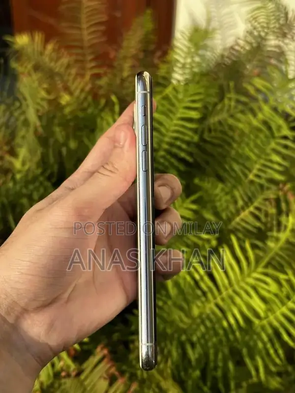 IPhone 11 Pro max With Box 256gb Pta Approved