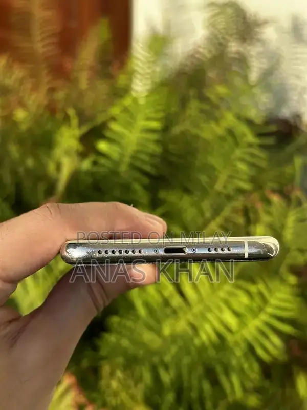 IPhone 11 Pro max With Box 256gb Pta Approved