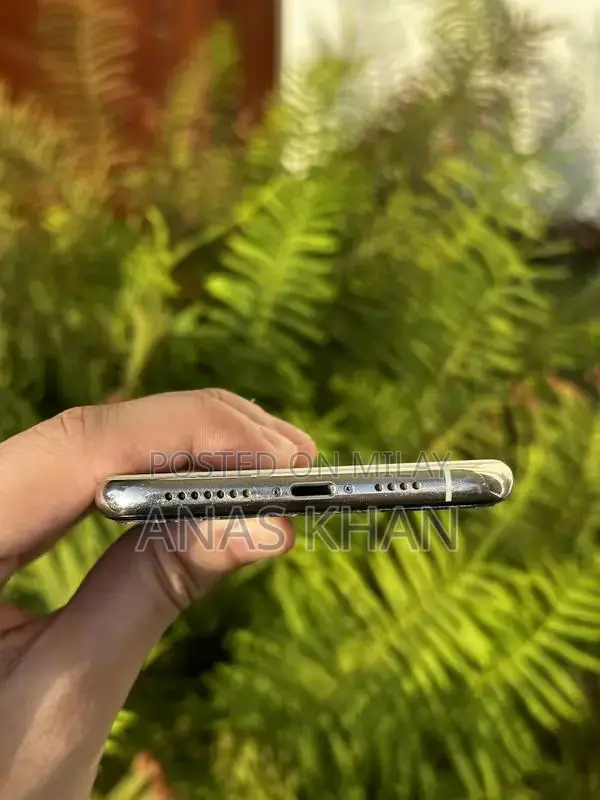 IPhone 11 Pro max With Box 256gb Pta Approved