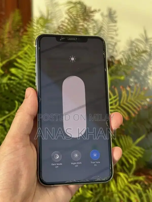 IPhone 11 Pro max With Box 256gb Pta Approved