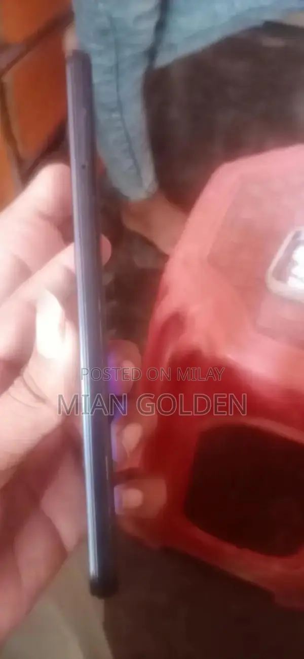 6gb 128 gb mobil open ni hova h bikul saaf h chargar h sath m