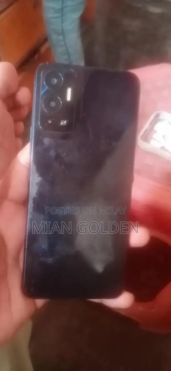 6gb 128 gb mobil open ni hova h bikul saaf h chargar h sath m