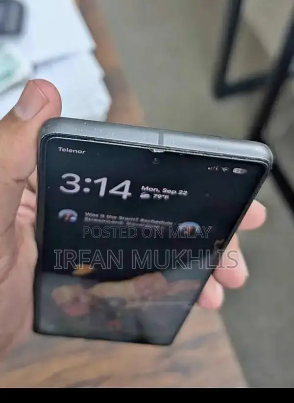 Google Pixel 7 - Premium Smartphone with Advanced Camera System