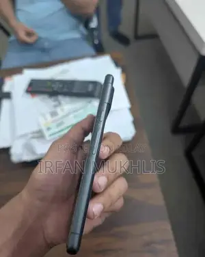 Google Pixel 7 - Premium Smartphone with Advanced Camera System