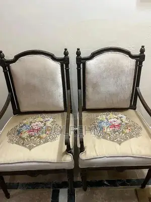 2 long chairs , 2 wooden chairs