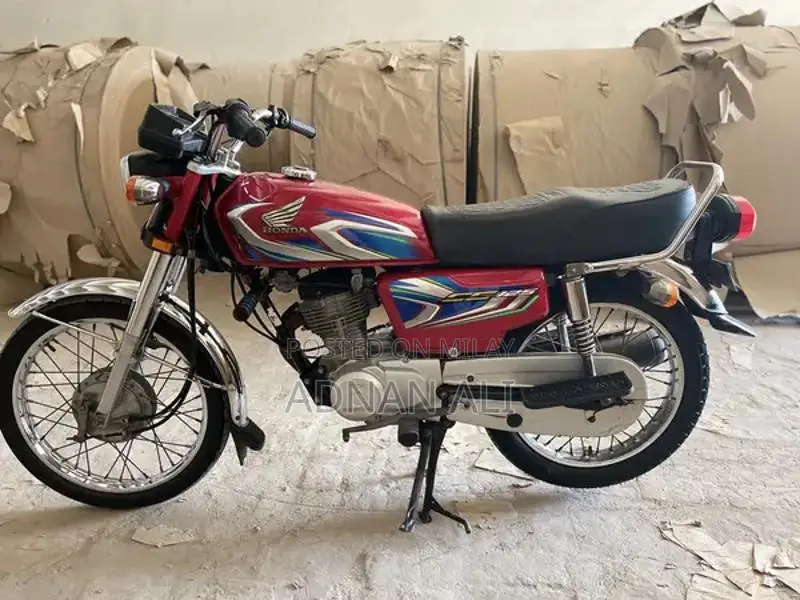 Honda CG125 Motorcycle - Pristine Condition Urban Commuter