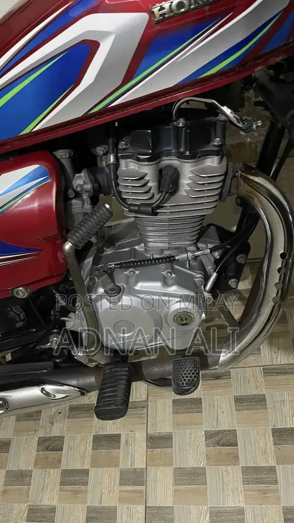 Honda CG125 Motorcycle - Pristine Condition Urban Commuter