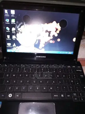 Photo - Hi I m salling  samsung Mini laptop