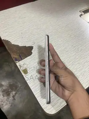 Oppo A5 Smartphone - Smooth Performance Compact Design