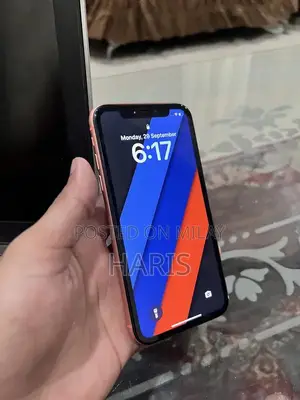 iPhone XR 64GB Smartphone - Excellent Condition