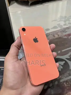 iPhone XR 64GB Smartphone - Excellent Condition