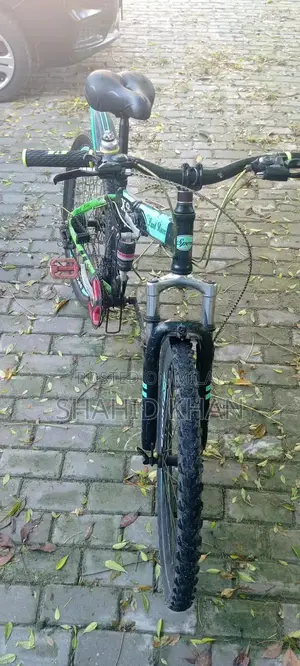 Compact Folding Bicycle - Perfect for Urban Commuting