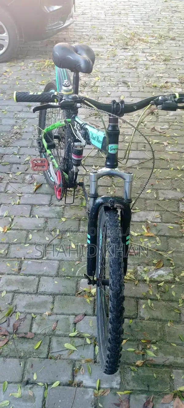 Compact Folding Bicycle - Perfect for Urban Commuting