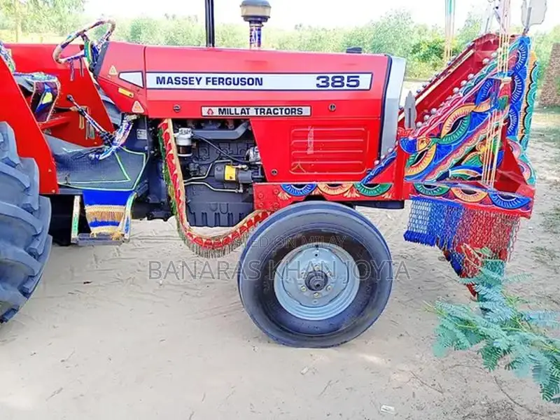 Massey Ferguson 385