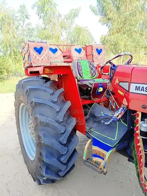Massey Ferguson 385