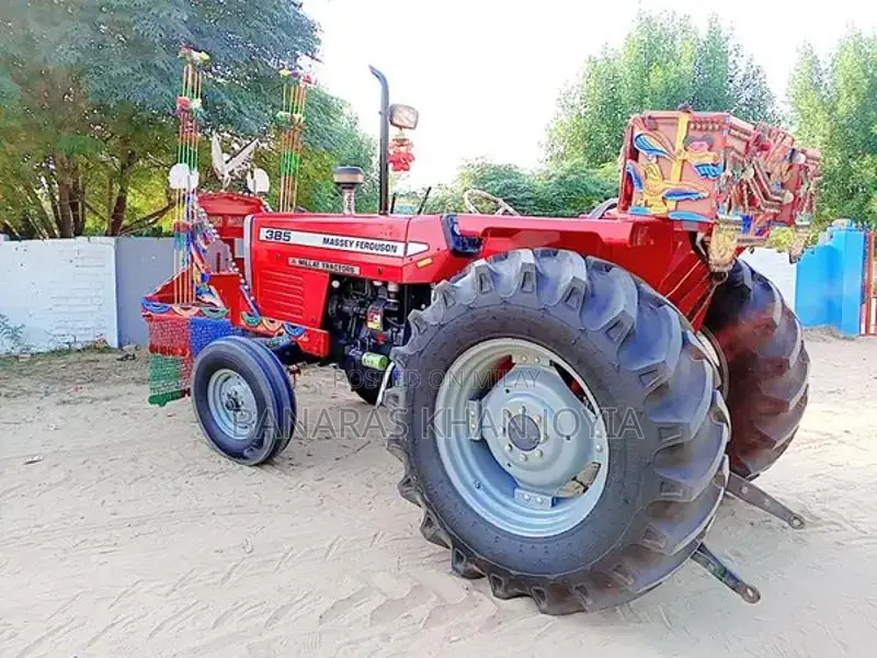 Massey Ferguson 385