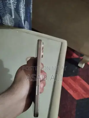 High-Performance Smartphone with Excellent Battery Health