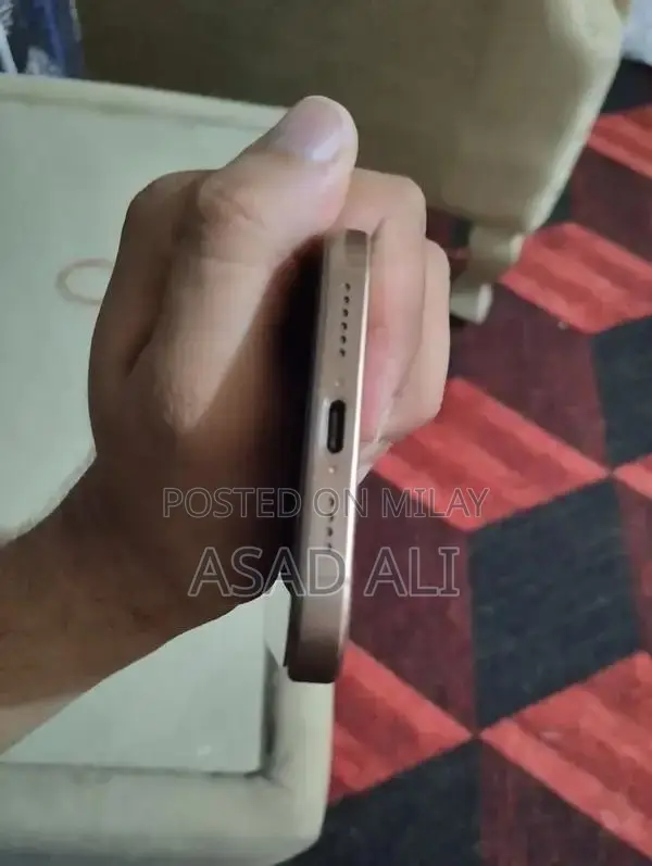 High-Performance Smartphone with Excellent Battery Health