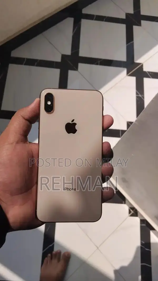 Iam selling my iphone xs max Pta approved