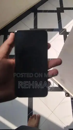 Iam selling my iphone xs max Pta approved