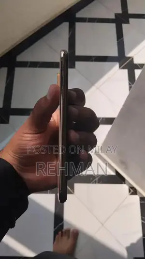 Iam selling my iphone xs max Pta approved