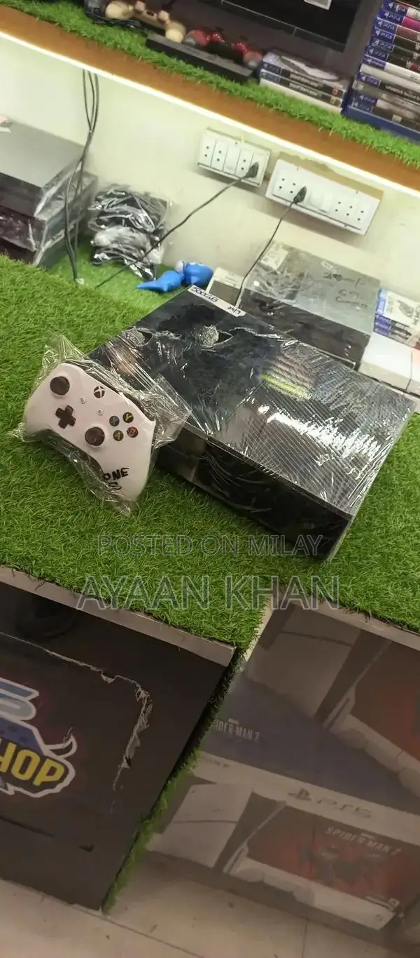 Xbox One Gaming Console in Excellent Condition