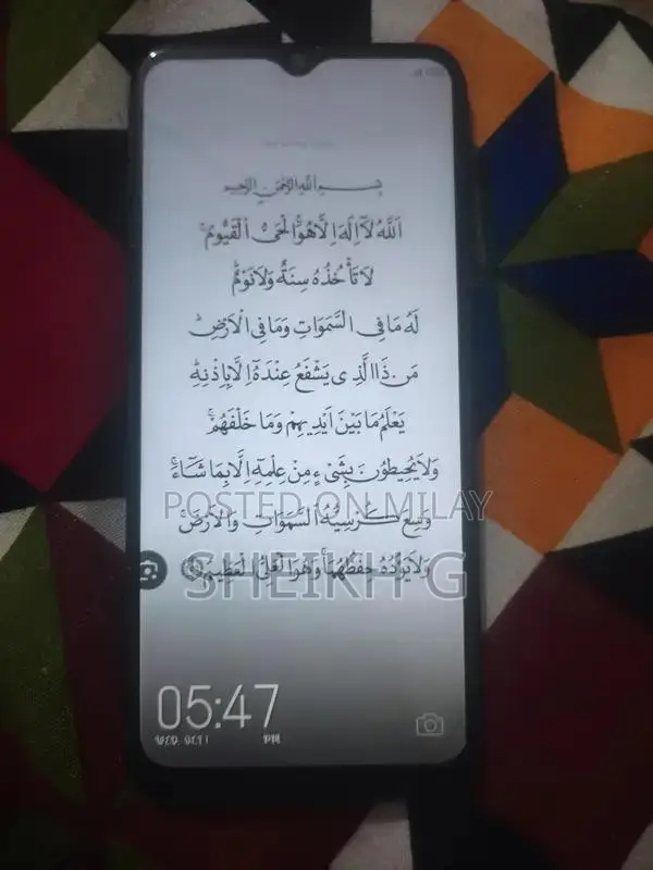 Compact Smartphone with 3GB RAM and 32GB Storage