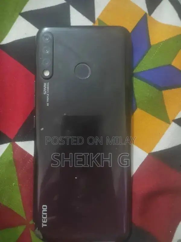 Compact Smartphone with 3GB RAM and 32GB Storage