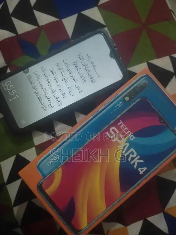 Compact Smartphone with 3GB RAM and 32GB Storage