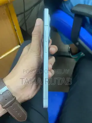 High-Performance Smartphone with Advanced Camera & Display