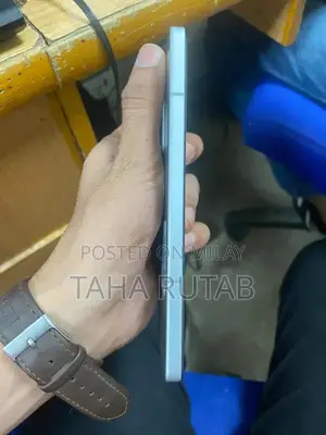 High-Performance Smartphone with Advanced Camera & Display