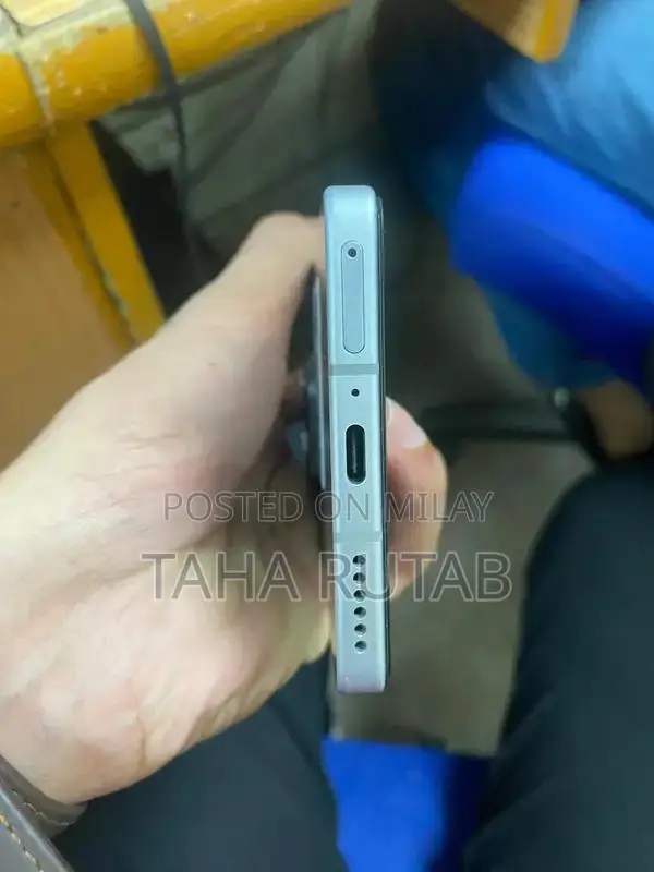 High-Performance Smartphone with Advanced Camera & Display