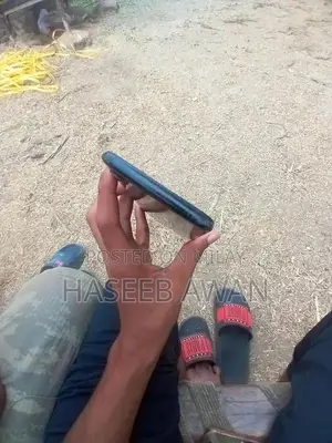 10x10 Mobile Device with Panel Change Technology