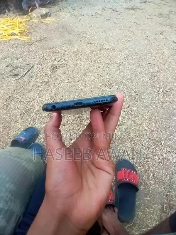 10x10 Mobile Device with Panel Change Technology