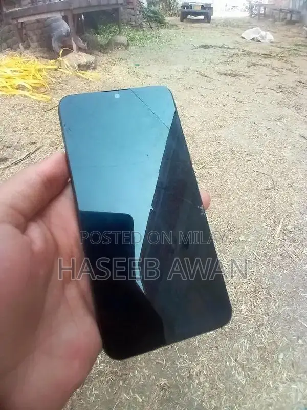 10x10 Mobile Device with Panel Change Technology