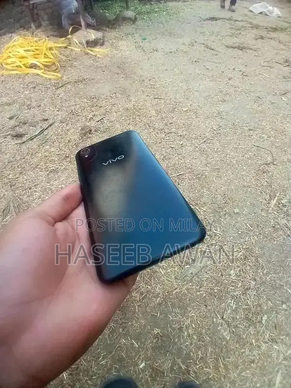 10x10 Mobile Device with Panel Change Technology