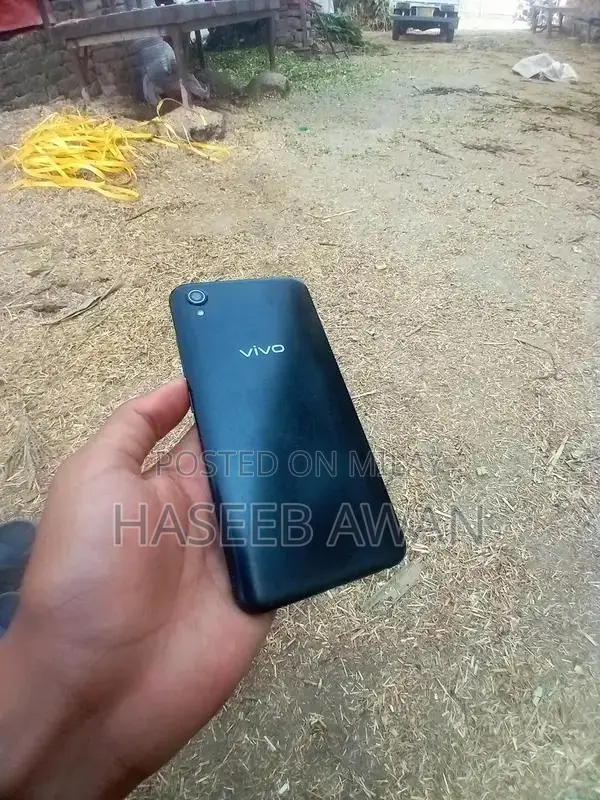 10x10 Mobile Device with Panel Change Technology